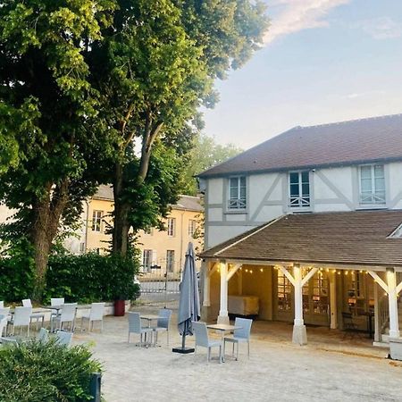 Hotel Du Cheval Blanc - Paris Marne La Vallee Disneyland Paris Exterior photo